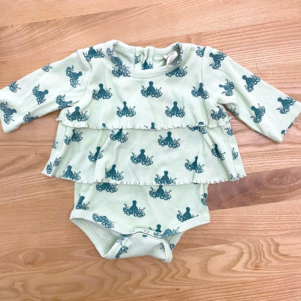 KQ green octopus tiered onesie